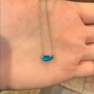 Beautiful Kendra Scott Necklace in Gold